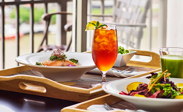 Savwi Dining - ice tea with lemon